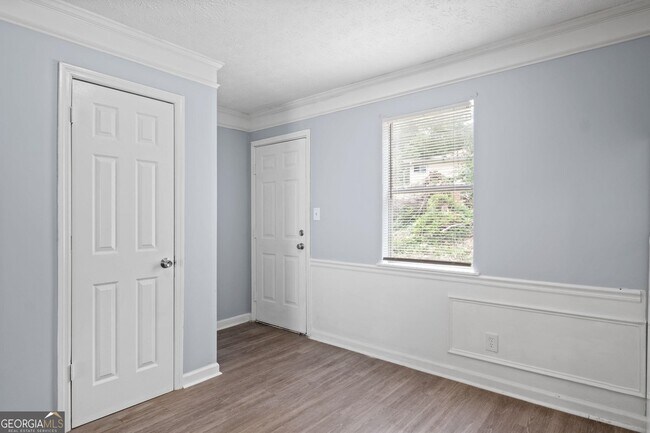 Building Photo - 356 N 19th St