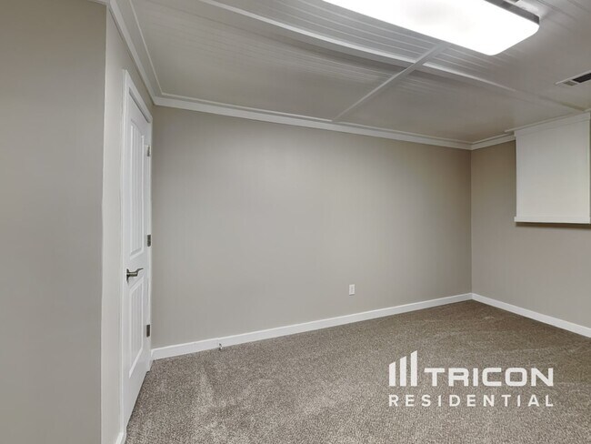 Building Photo - 1751 Miller Springs Dr
