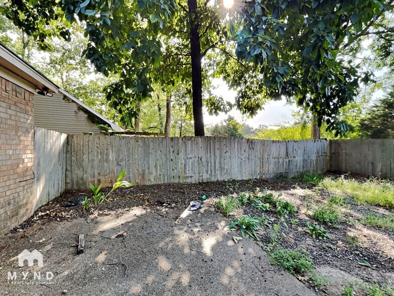 Building Photo - 8233 Trinity Rd