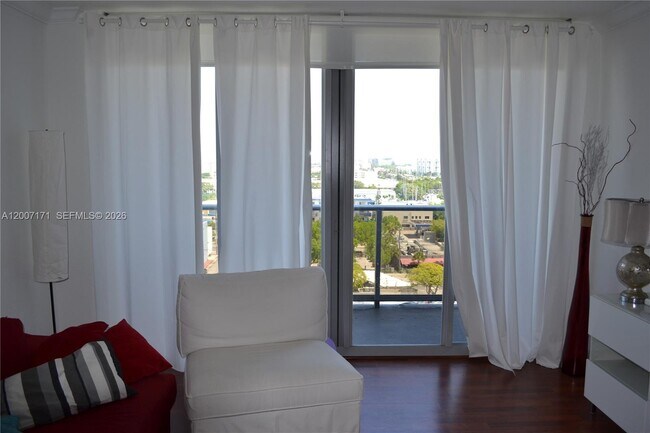 Building Photo - 401 69th St