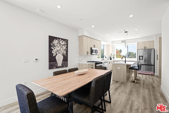 Building Photo - 1959-1952 Preuss Rd