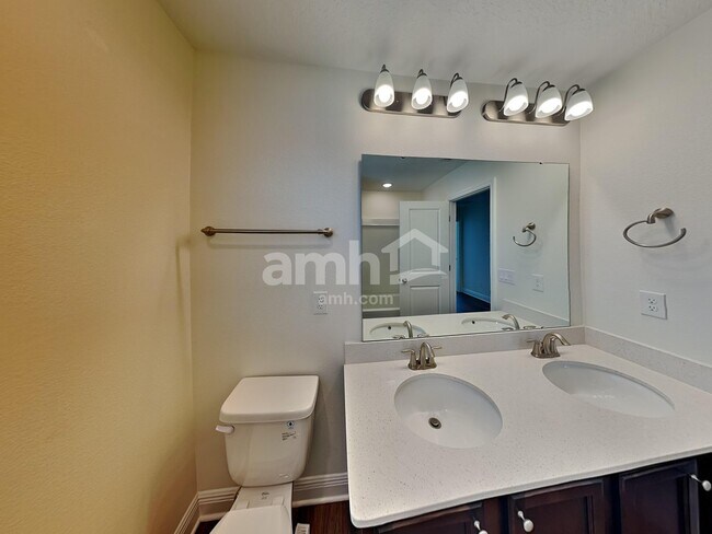 Building Photo - 1158 Sky Lks Dr