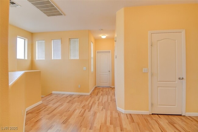 Building Photo - 10739 Manchester Park Dr