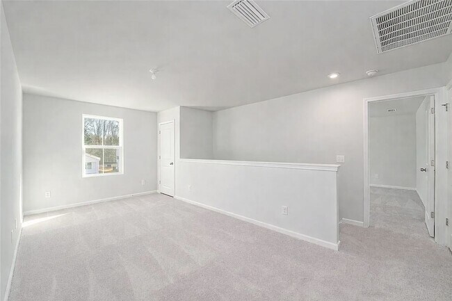 Building Photo - 3 bedrooms, 2 1/2 bathrooms in Richmond Hill's Heartwood Community