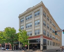 Building Photo - 59 College St