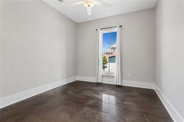 Building Photo - 725 S Corniche Du Lac