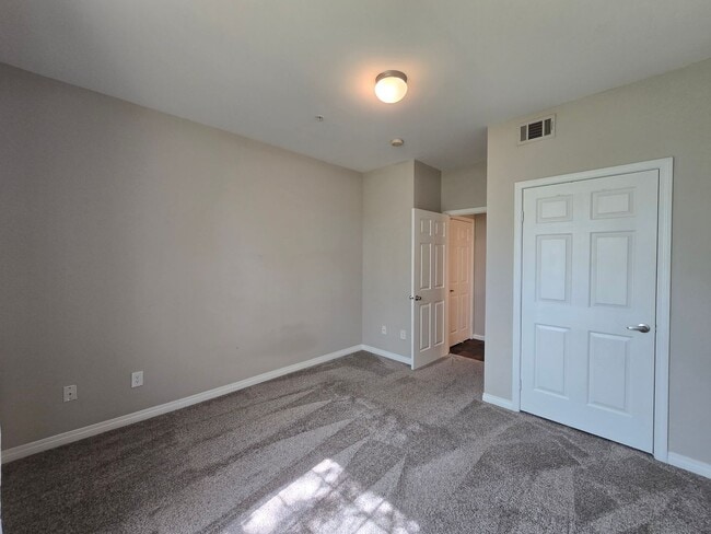 Building Photo - CANYON CREST CONDO