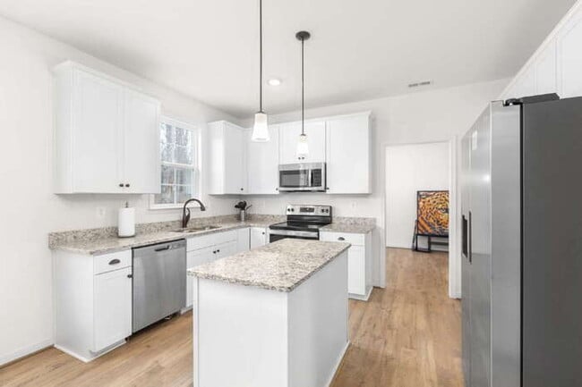 Building Photo - Charming 4-Bed Oasis with 2.5 Baths on Wil...
