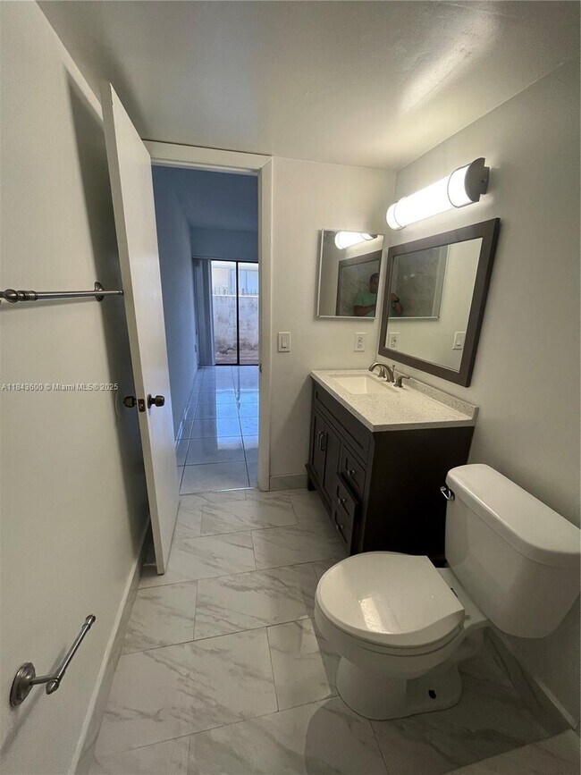 Building Photo - 7430 SW 153rd Pl