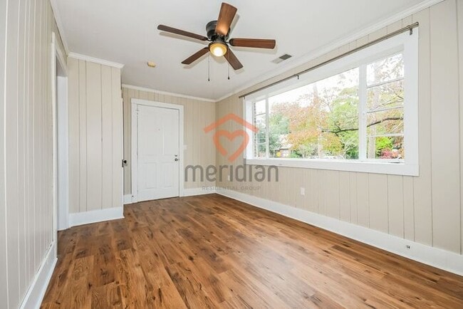 Building Photo - 3 bed / 2 bath home ~ Move-in Today!