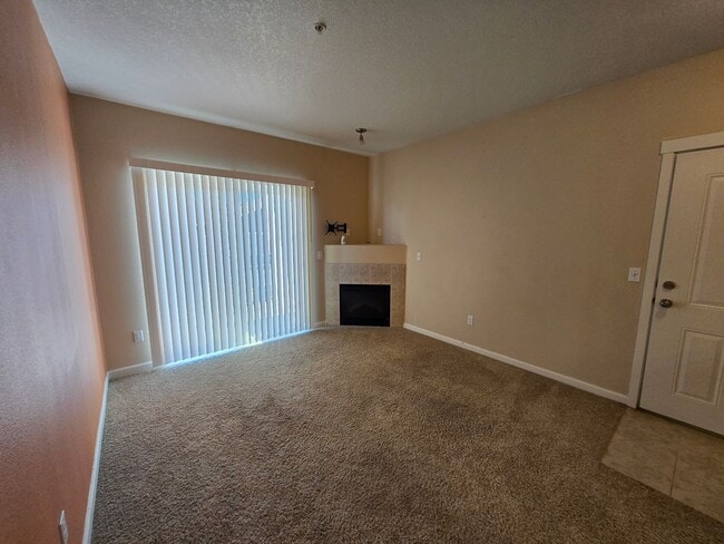 Building Photo - Wonderful Overlook at Timberland 1 BR 1 BA Condo