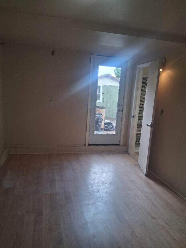 Building Photo - 1317 Chanticleer Ave