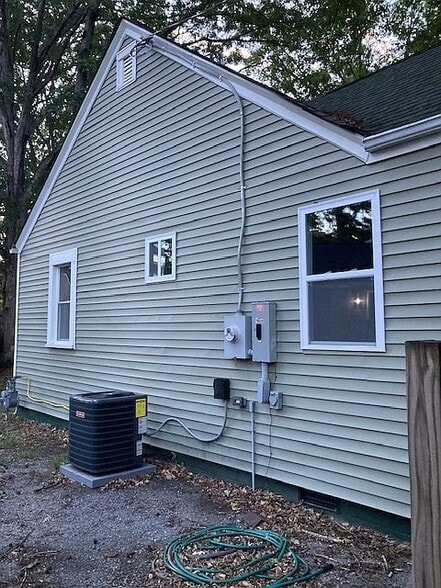 Building Photo - 2669 Azalea Garden Rd