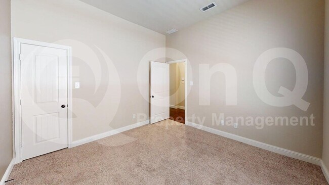 Building Photo - 1108 Horsetail Dr
