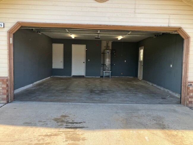 Building Photo - 4505 Endicott Dr