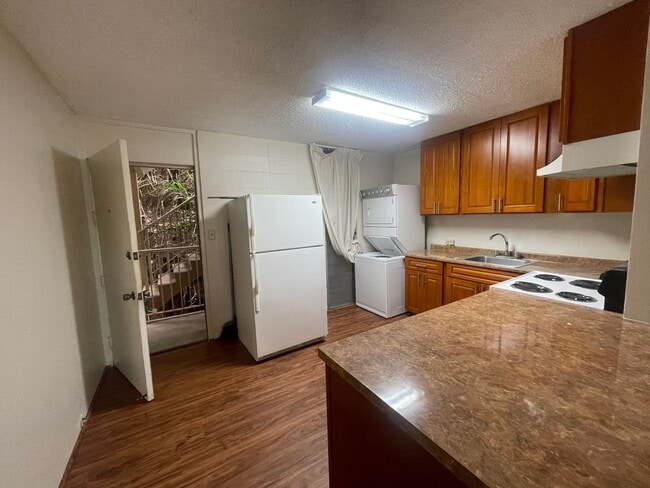 Building Photo - Cathedral Point