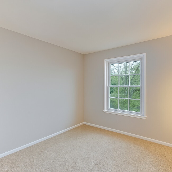 Building Photo - 3615 Fairfax Ct E