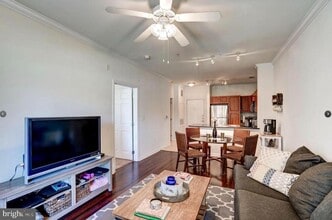 Building Photo - 12957 Centre Park Cir