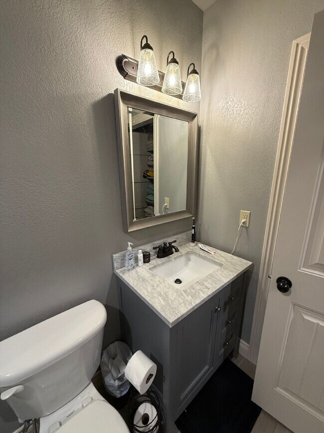 Building Photo - Pre-leasing for September - 5BR with all of the extras!