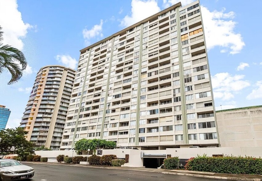 Building Photo - 780 Amana St