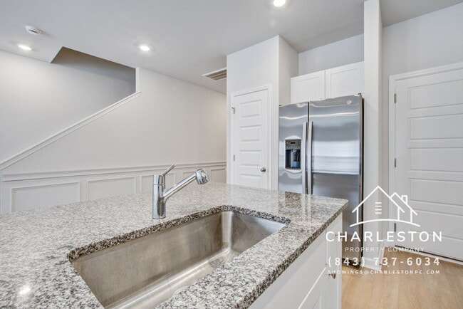 Building Photo - 4105 Quincy Adams Ln