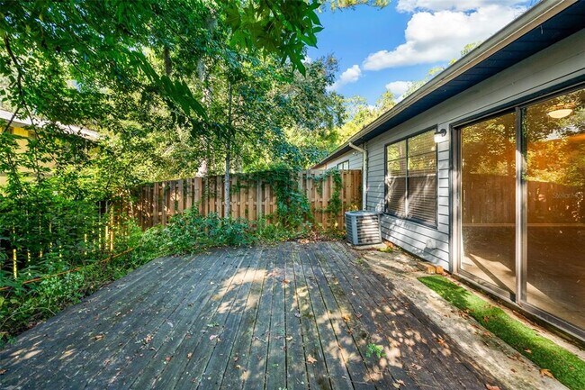 Building Photo - 4427 SW 21st Ln