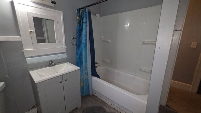 Primary Photo - 3 bedroom single family home | section 8 a...