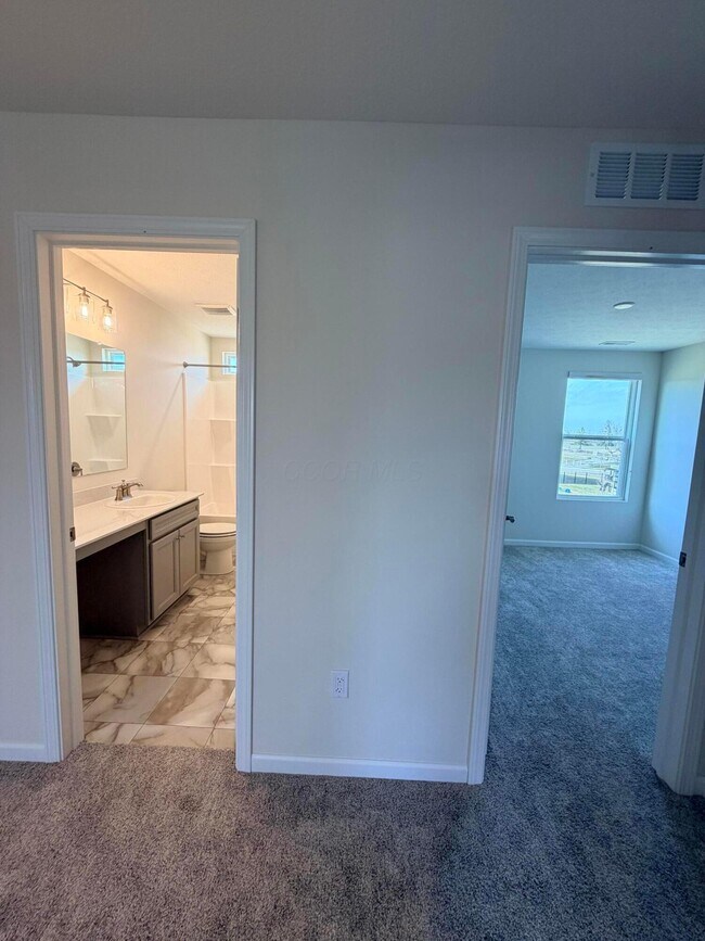 Building Photo - 1315 Red Tail Pl