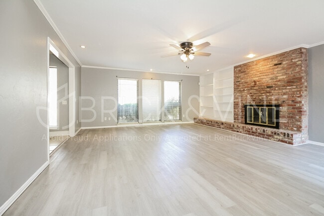 Building Photo - 524 Canyon Rd