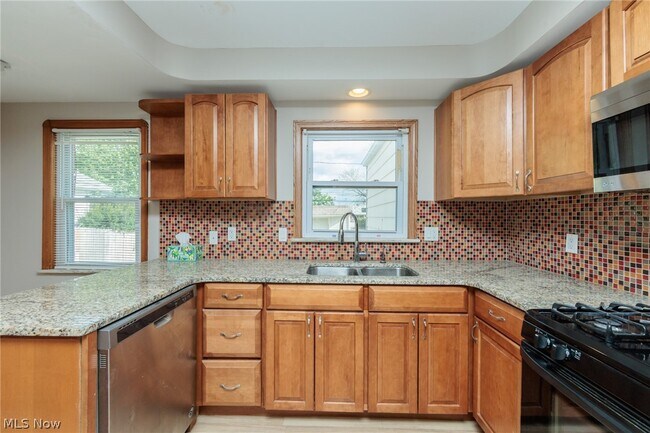 Building Photo - 4441 Baintree Rd