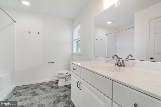 Building Photo - 7851 Briarwood Dr