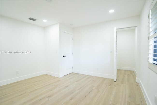 Building Photo - 16701 Bobcat Dr