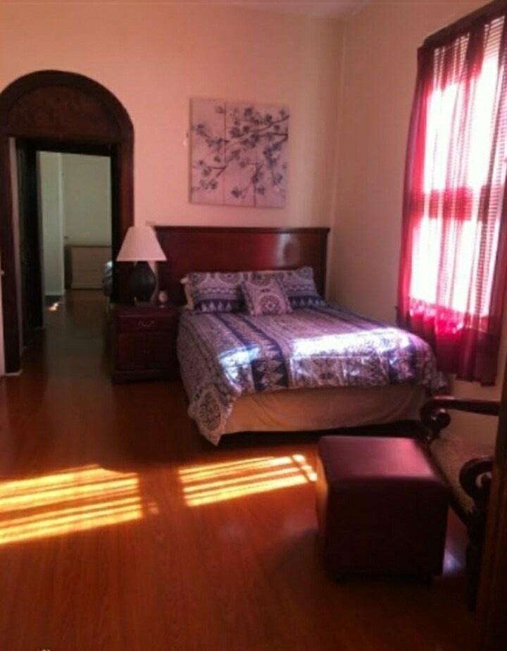 First bedroom - 3109 Milan St