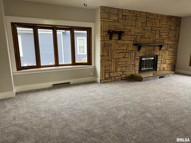 Building Photo - 3122 W Locust St