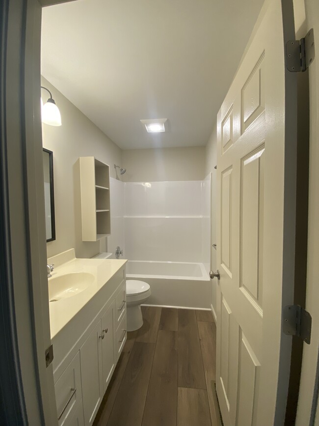 Building Photo - 2321