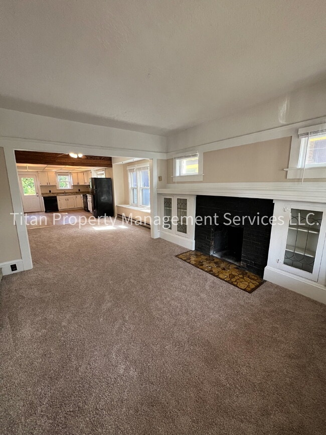 Building Photo - Check this out! Delightful 3-Bed Sanctuary...