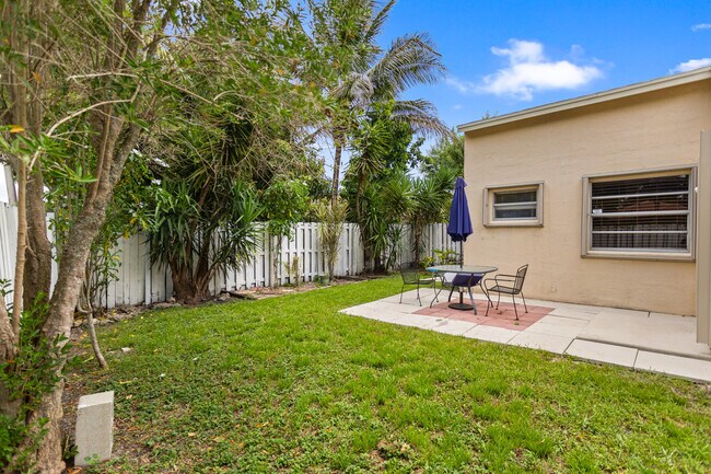 Building Photo - 13945 Langley Pl