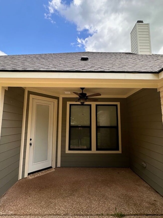 Building Photo - Beautiful home in Lorena ISD