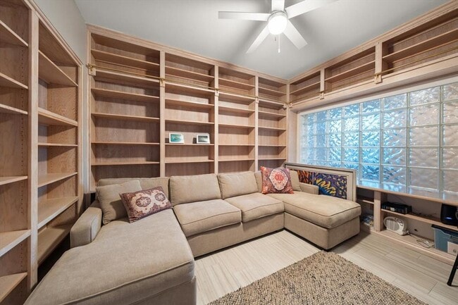 Building Photo - 1560 Gulf Blvd