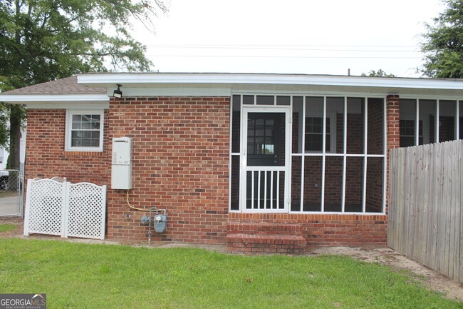 Building Photo - 5 S Zetterower Ave