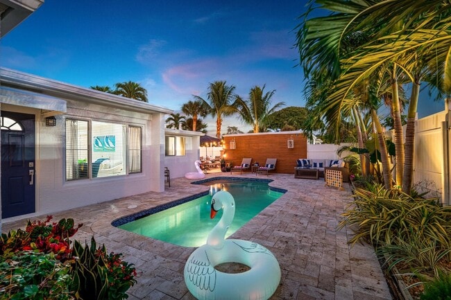 Building Photo - 214 Seacrest Ln