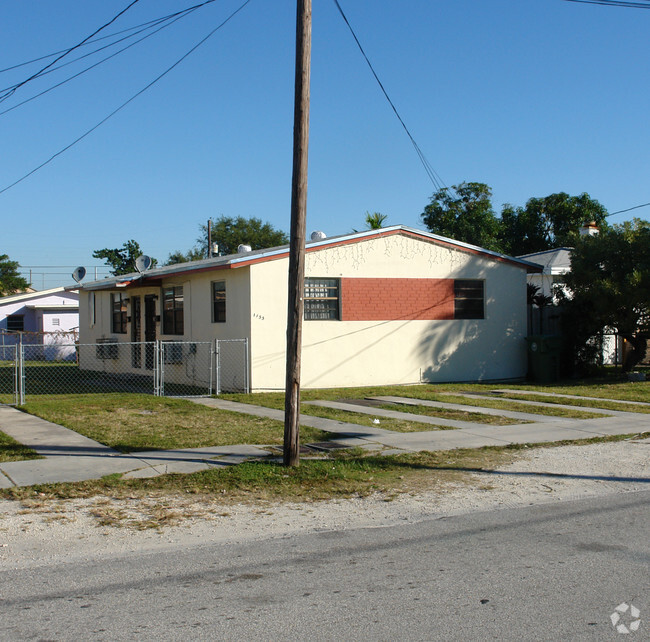 Primary Photo - 1155-1165 NW 63rd St