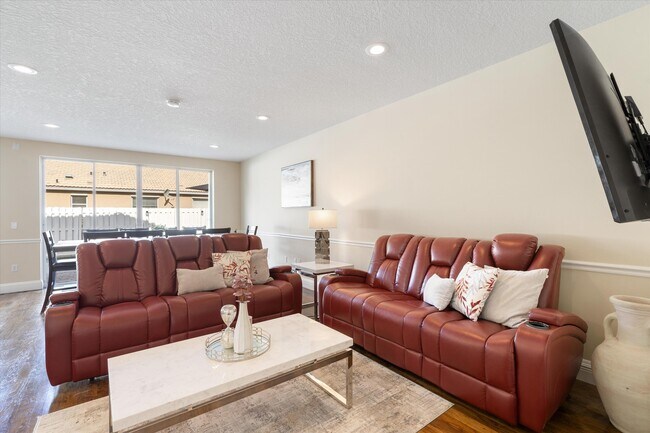 Building Photo - 7663 Great Oak Dr