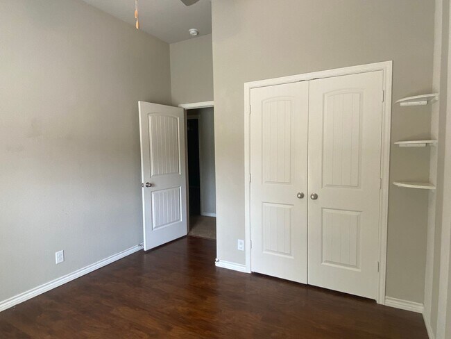 Building Photo - 5 BEDROOM, BELTON ISD