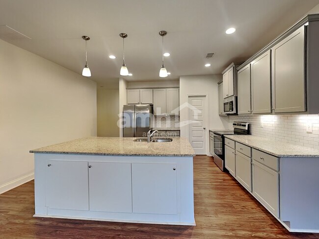 Building Photo - 460 Omnia Ridge Way