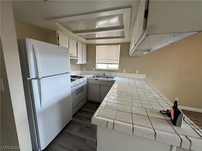 Building Photo - 6966 Issac Ave