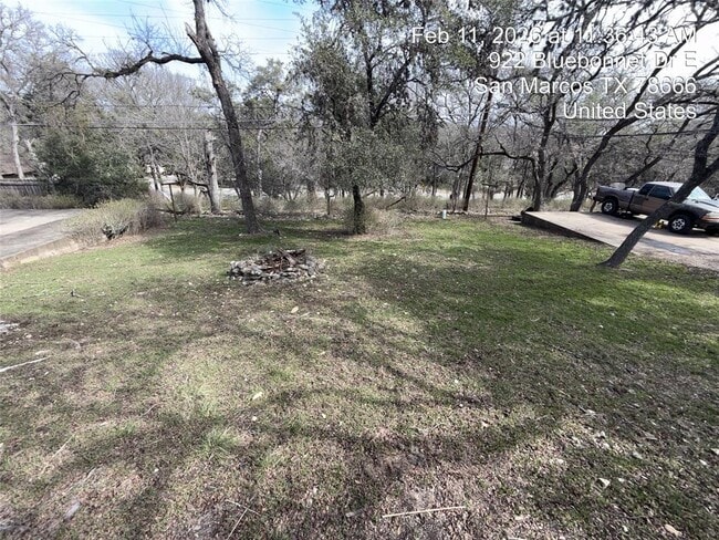 Building Photo - 920-922-922 Bluebonnet Dr E