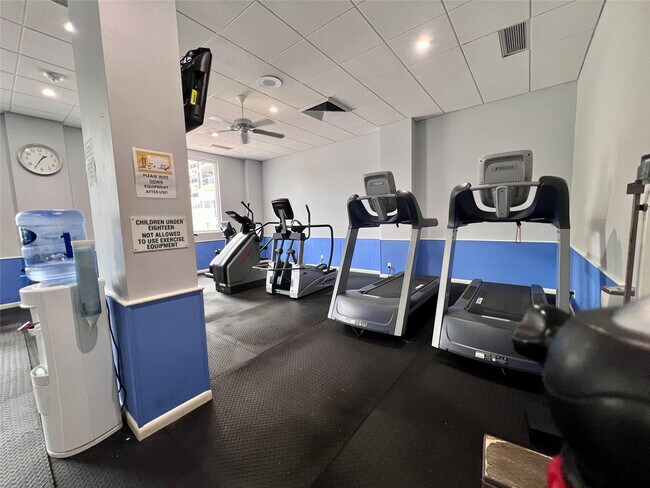 Building Photo - 4250 Galt Ocean Dr