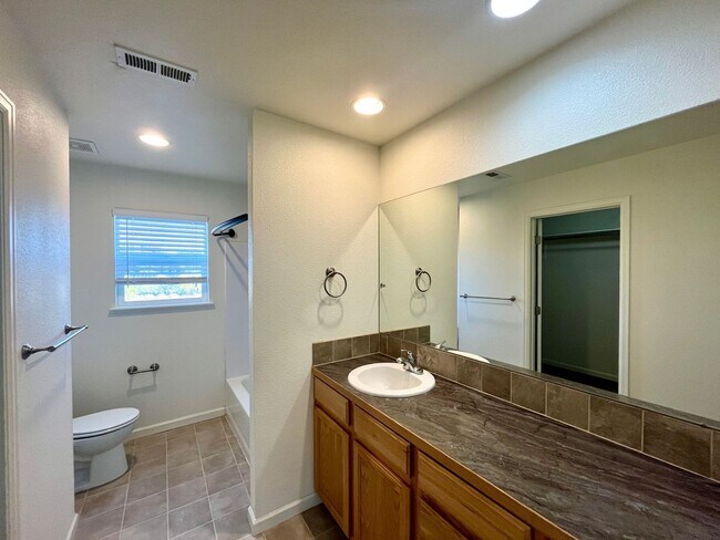 Building Photo - 3115 Swan Point Dr