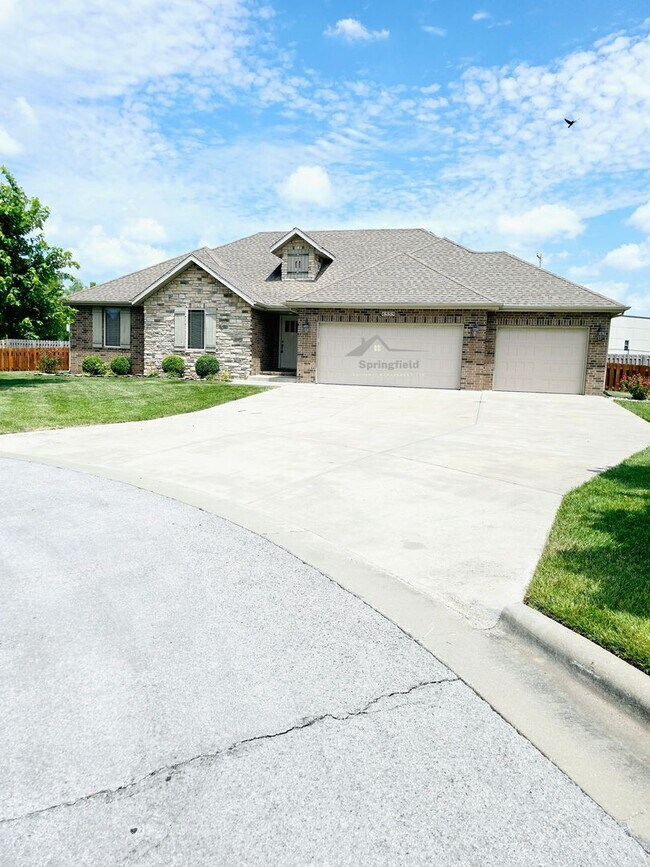 Building Photo - Wild Horse by The Lakes, Executive Home w/ 3 Car Garage